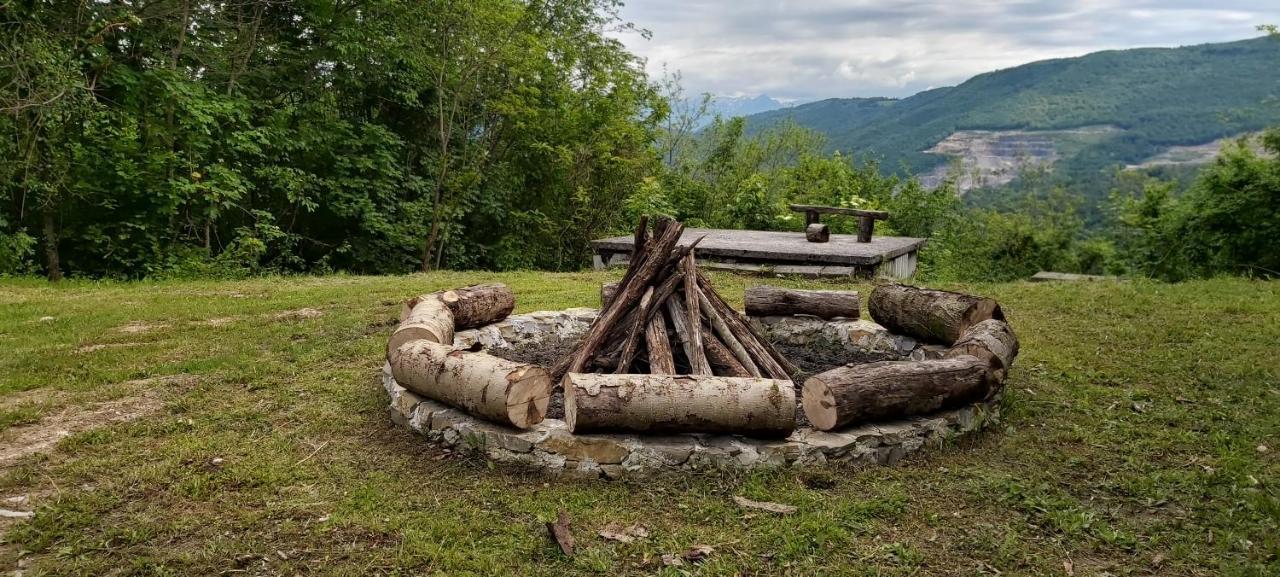 ホテル Koca Sredi Gozda Kanal エクステリア 写真